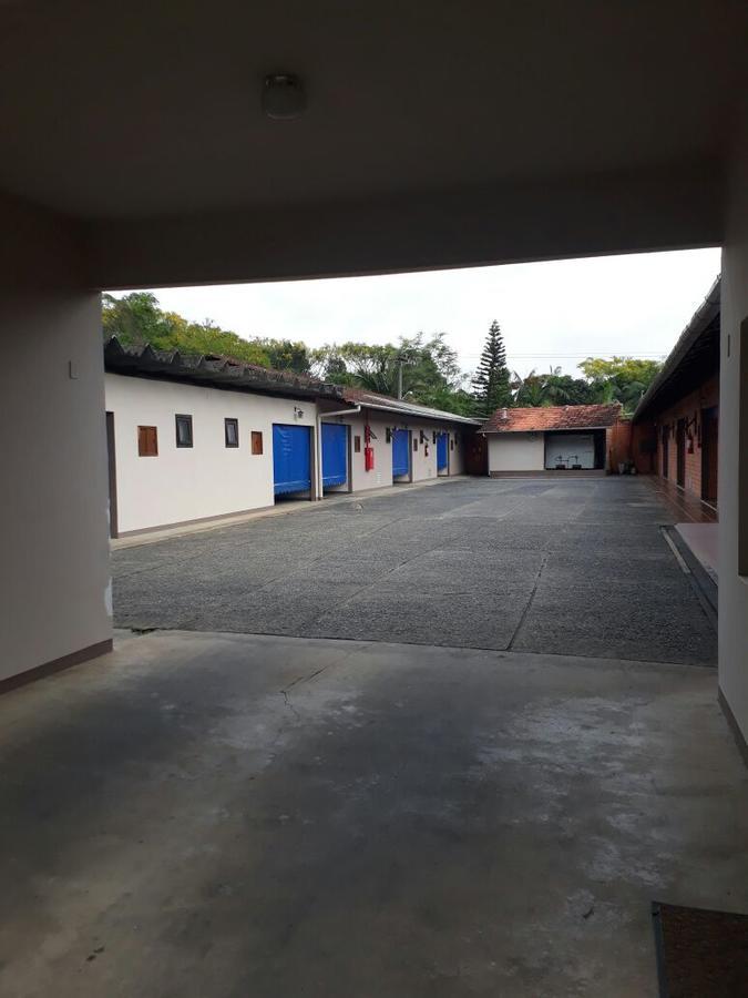 Motel Casa Branca Blumenau Eksteriør billede